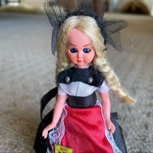 Vintage Swiss Doll Traditional Costume “Bern” Sleepy Eyes - Picture 2 of 11